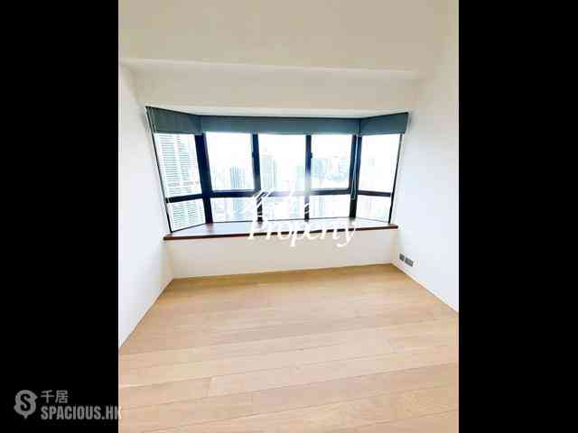Mid Levels East - Bowen Place 04
