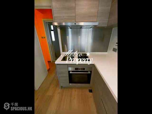 Mid Levels East - Bowen Place 10
