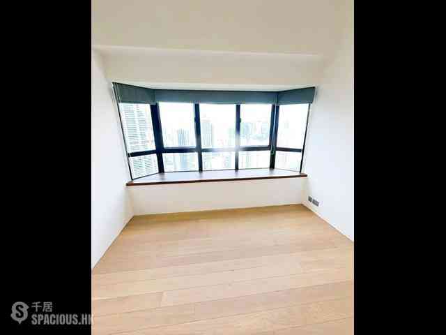 Mid Levels East - Bowen Place 11