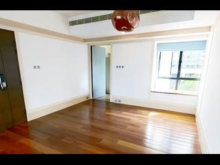 Mid Levels East - Bowen Place 04