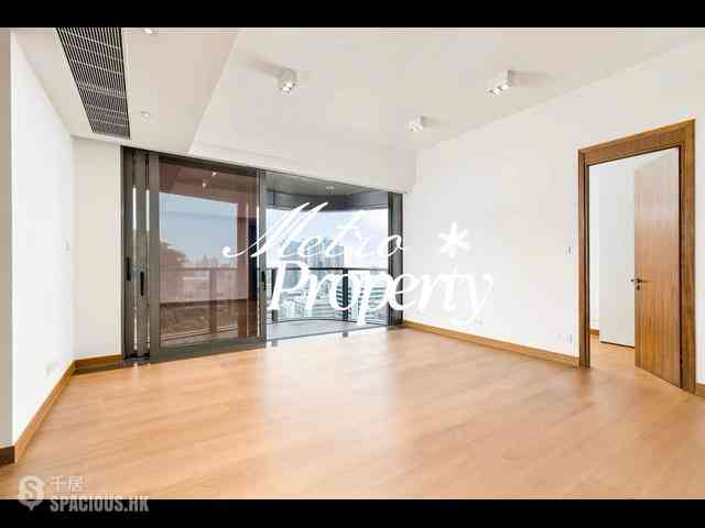 Mid Levels West - University Heights 12