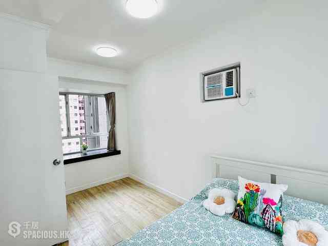 Mid Levels Central - Windsor Court 03