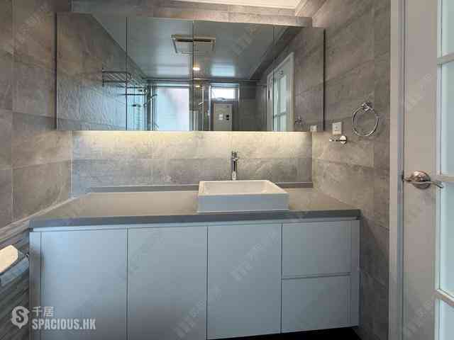 Mid Levels Central - Merry Court 18