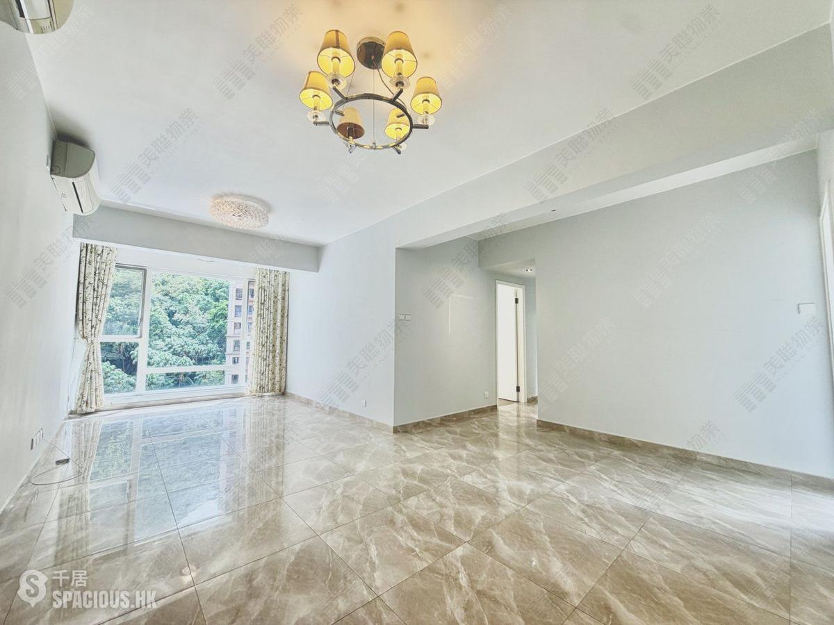 Mid Levels Central - Merry Court 01