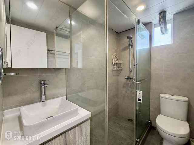 Mid Levels Central - Merry Court 24