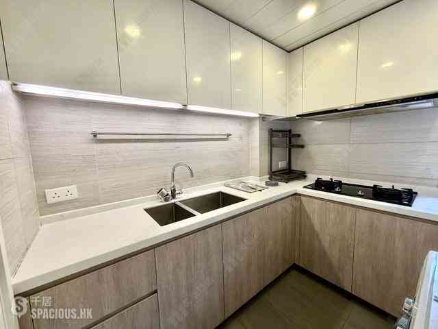 Mid Levels Central - Merry Court 09