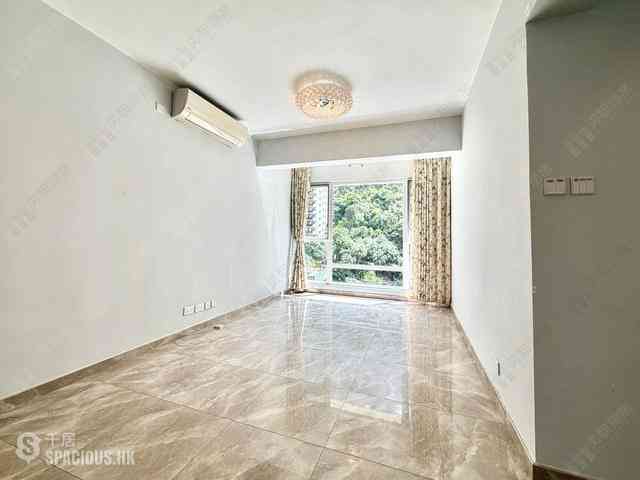 Mid Levels Central - Merry Court 02