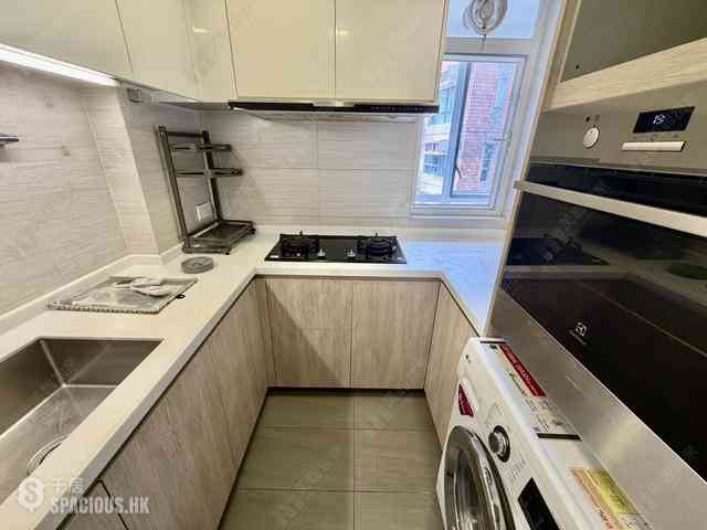 Mid Levels Central - Merry Court 10