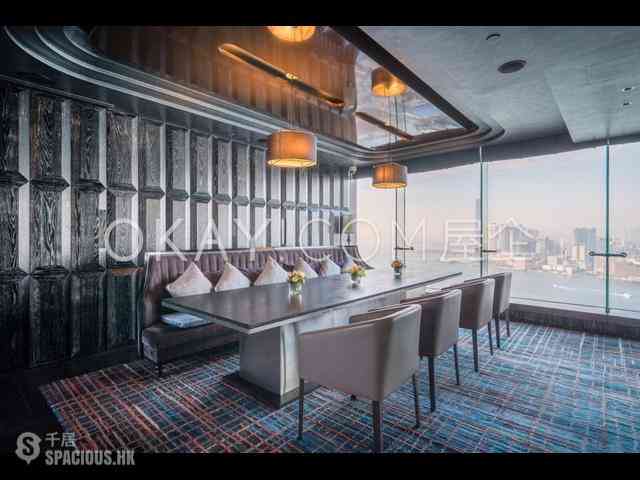 Wan Chai - The Gloucester 13