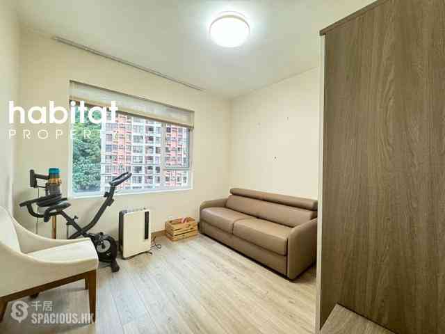 Mid Levels Central - Merry Court 05