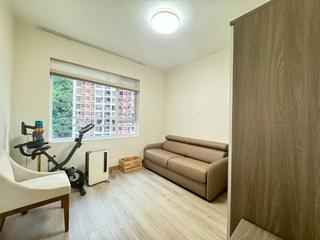 Mid Levels Central - Merry Court 05