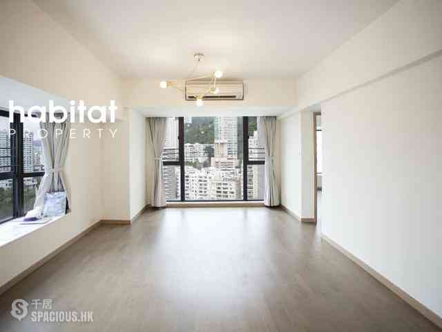 Central - The Royal Court 01