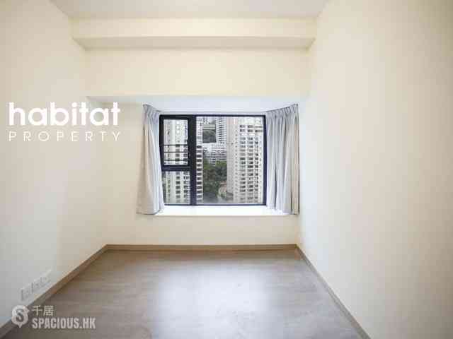Central - The Royal Court 03