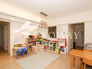 Mid Levels West - Realty Gardens Rome Court (Block 4) Rome Court 03