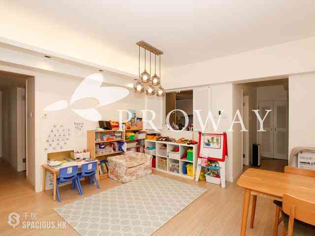 Mid Levels West - Realty Gardens Rome Court (Block 4) Rome Court 03