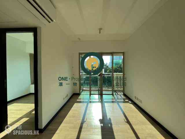 Sai Ying Pun - Centre Place 01