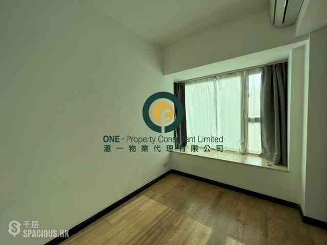 Sai Ying Pun - Centre Place 07