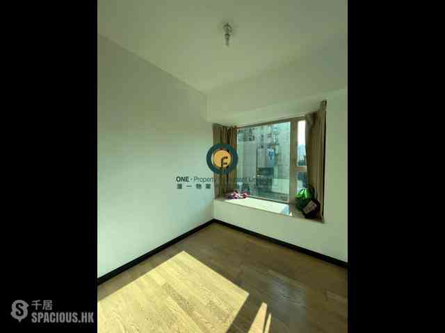 Sai Ying Pun - Centre Place 08