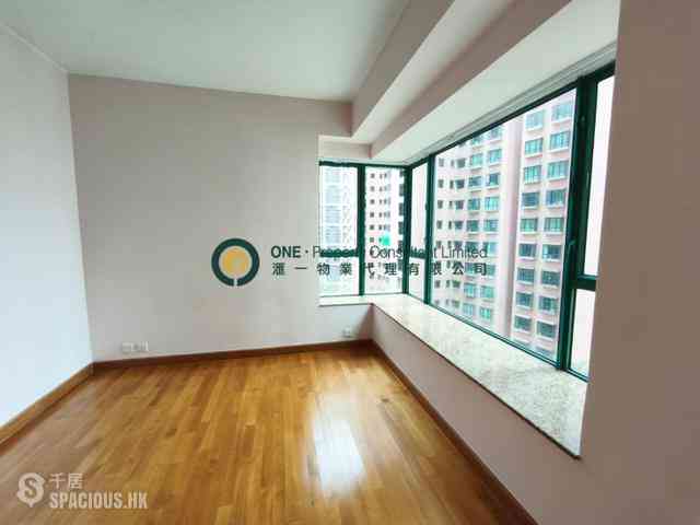 Mid Levels Central - Hillsborough Court 07