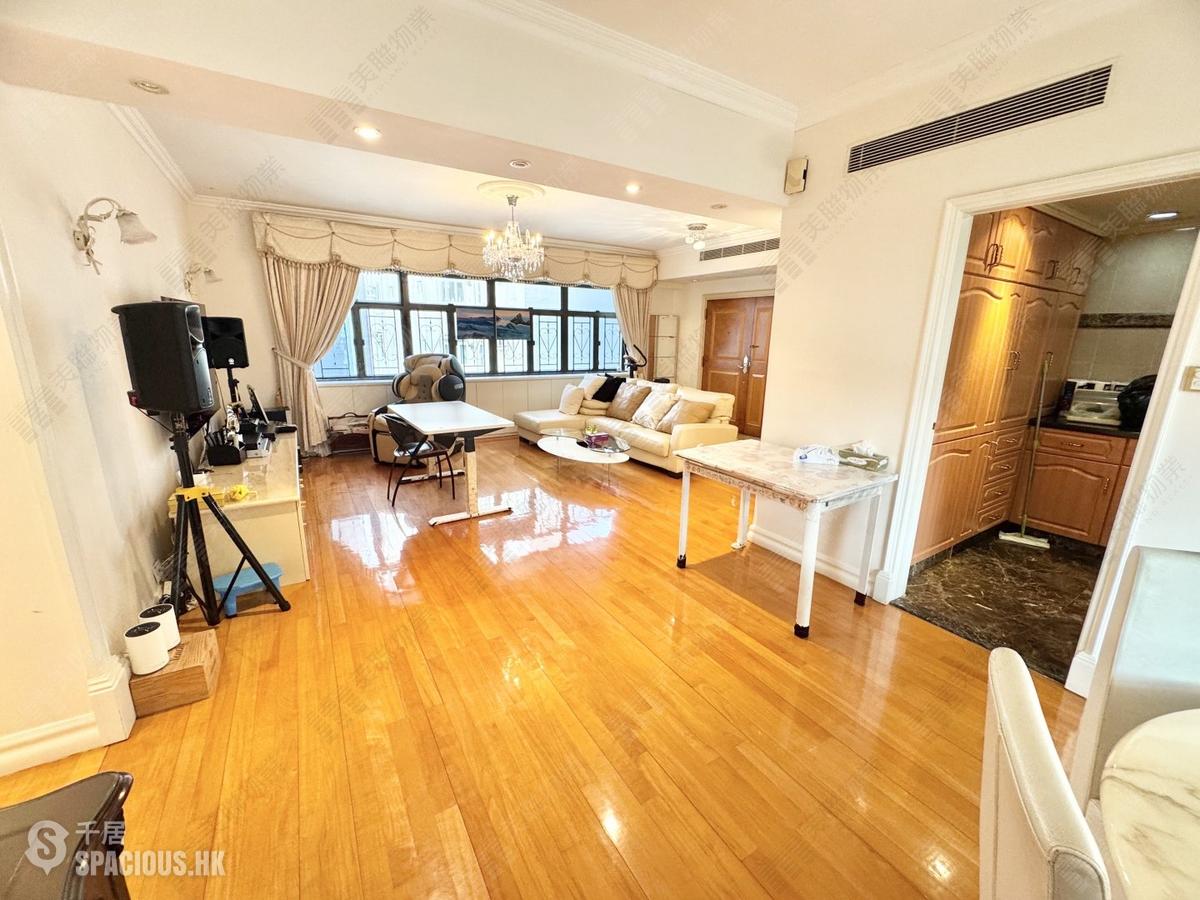 Wan Chai - Suncrest Tower 01