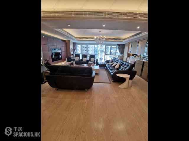 Mid Levels Central - Elegant Garden 02