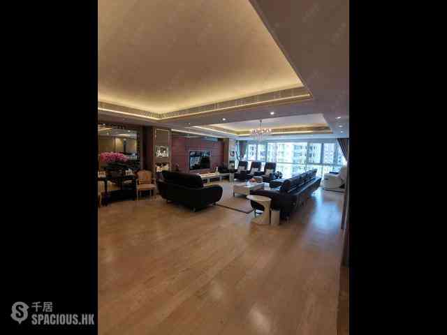 Mid Levels Central - Elegant Garden 03