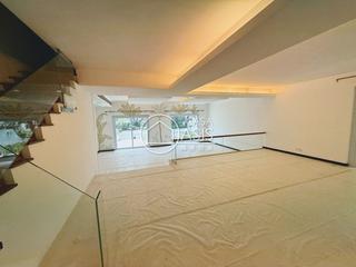 Stanley - Grosse Pointe Villa 04