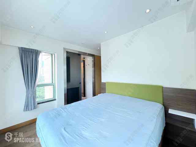 Wan Chai - Royal Court 19