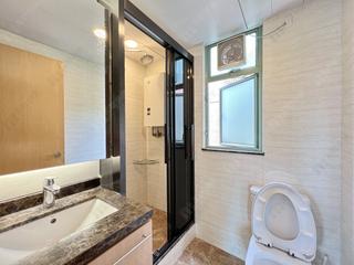 Wan Chai - Royal Court 20