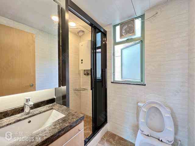 Wan Chai - Royal Court 20