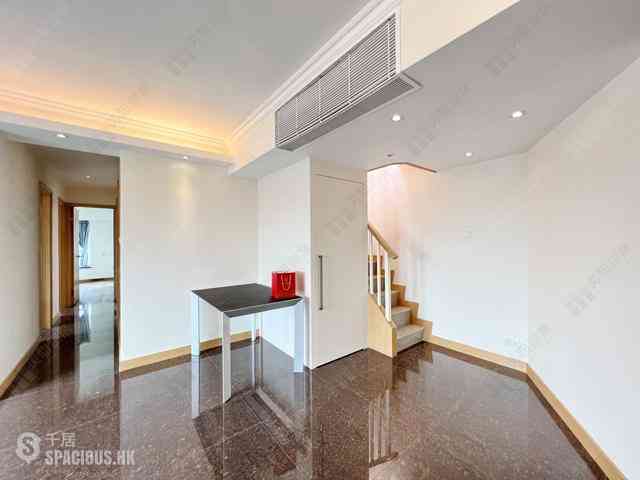 Wan Chai - Royal Court 23