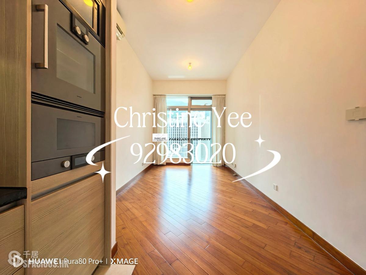 Wan Chai - The Avenue 01