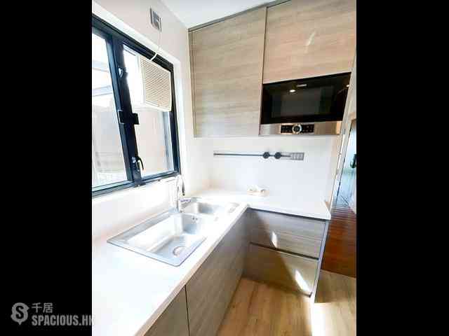 Mid Levels East - Bowen Place 03