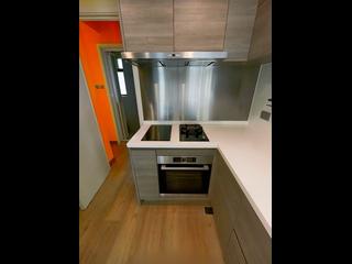 Mid Levels East - Bowen Place 09