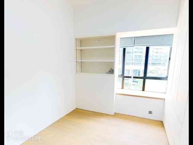 Mid Levels East - Bowen Place 12