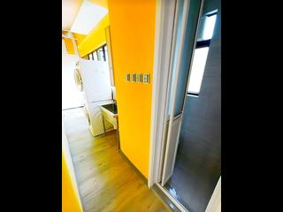 Mid Levels East - Bowen Place 13