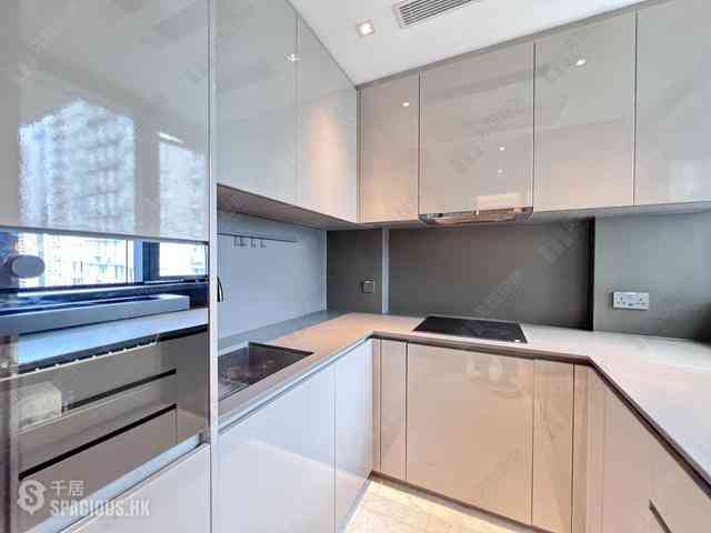 Wan Chai - Eight Star Street 12