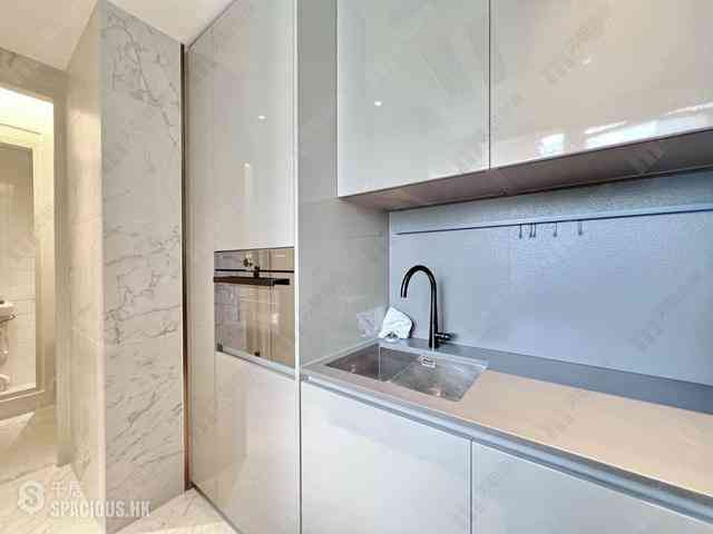 Wan Chai - Eight Star Street 16