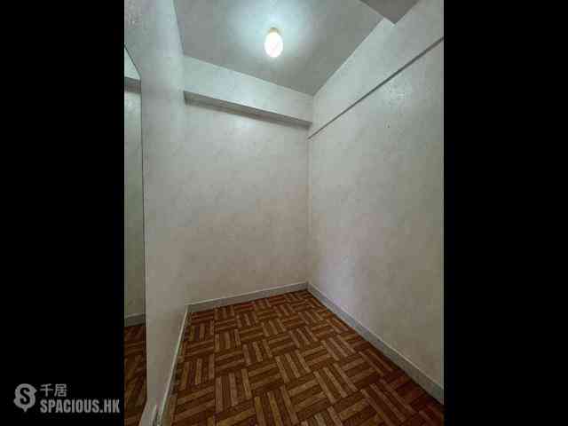 Mid Levels West - Realty Gardens Vienna Court (Block 5) 03