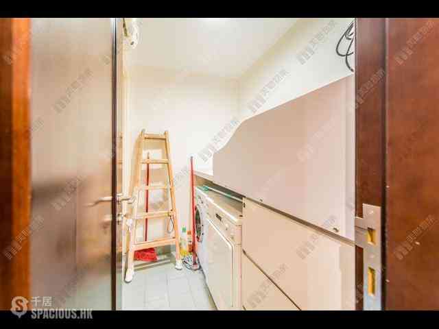 Mid Levels Central - Tavistock II 10