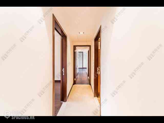 Mid Levels Central - Tavistock II 11