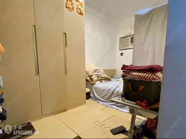 Sheung Wan - Queen's Terrace Block 2 03