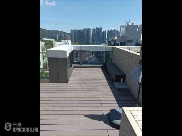 Tseung Kwan O - The Wings II 04