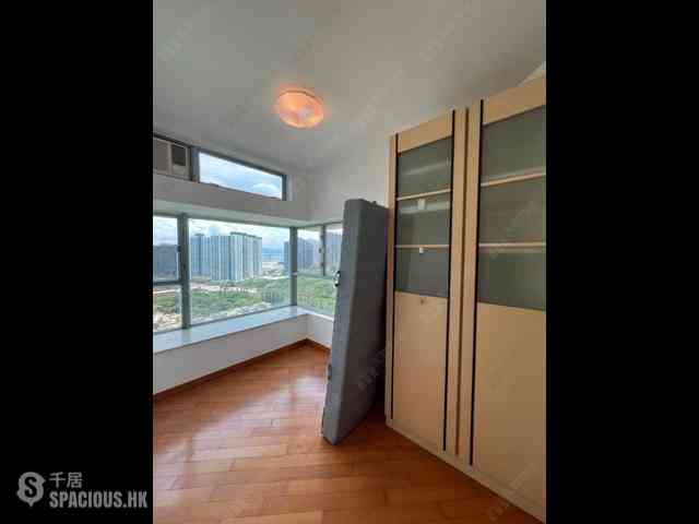 Tung Chung - Coastal Skyline Phase 1 Block 6 03