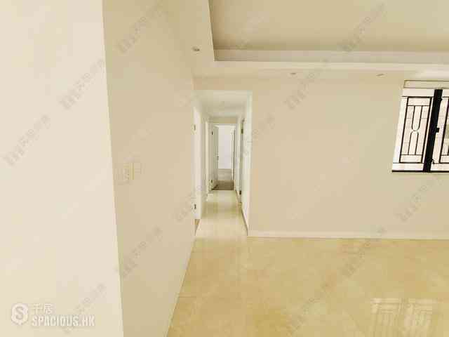 Mid Levels Central - Clovelly Court 02