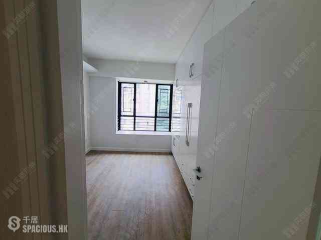 Mid Levels Central - Clovelly Court 03