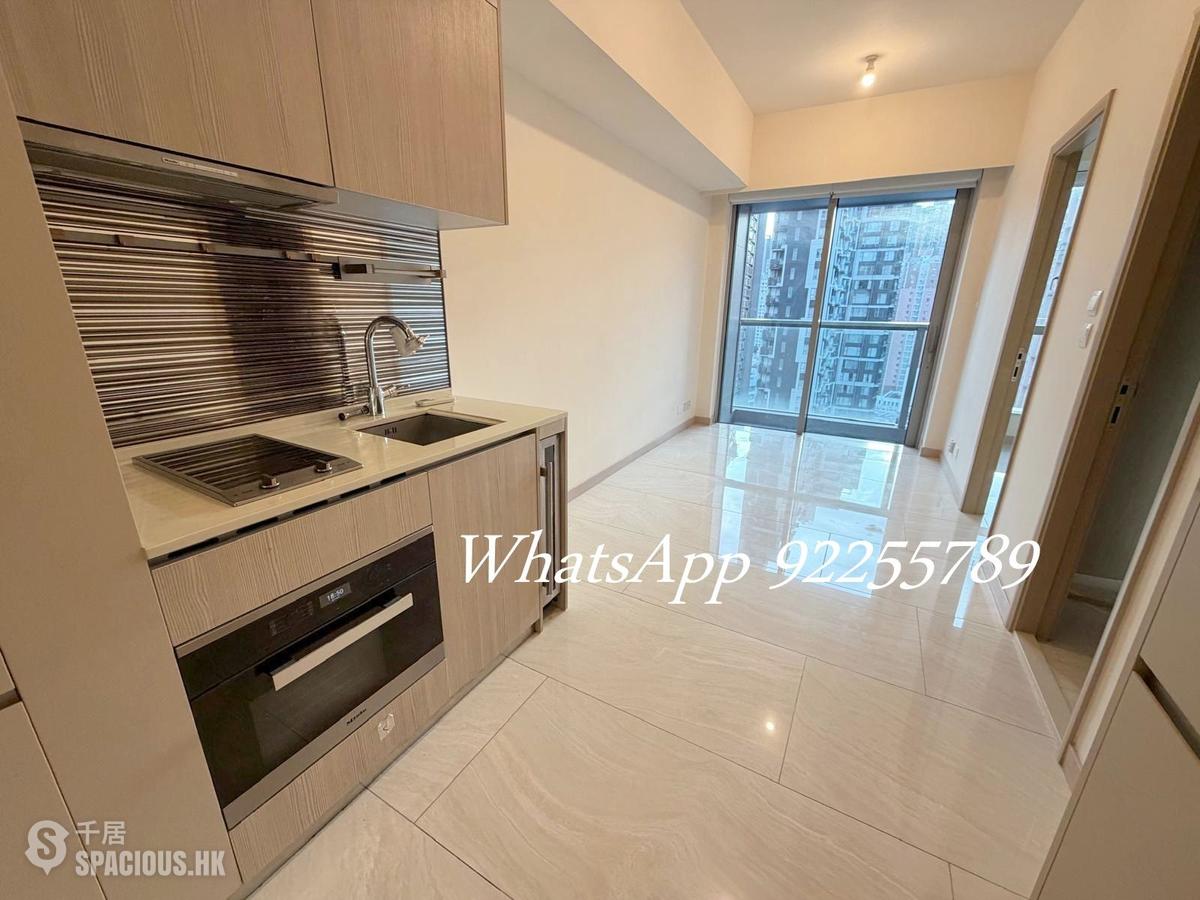 Sai Ying Pun - King's Hill 01