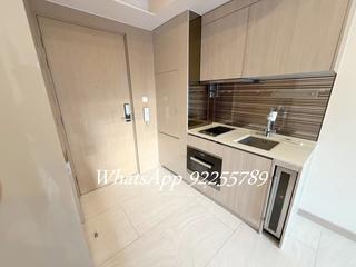 Sai Ying Pun - King's Hill 04