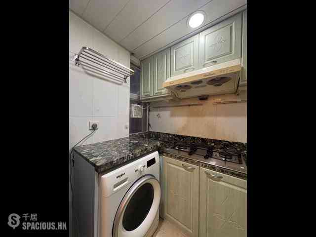 Sai Ying Pun - Yue Sun Mansion Block 1 13