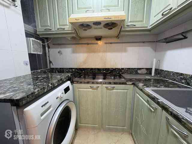 Sai Ying Pun - Yue Sun Mansion Block 1 14